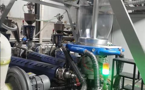 Blown film machine air ring application